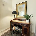 Domus Clara - بيت ضيافة 4*