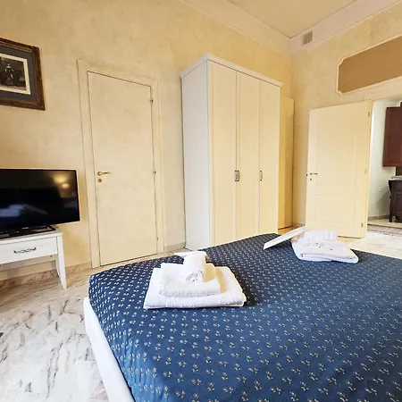 Domus Clara - *
