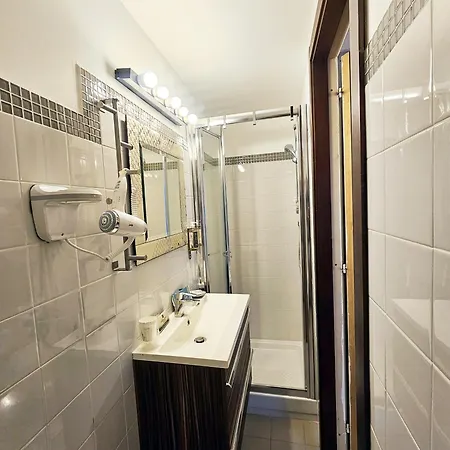 Domus Clara - Casa de hóspedes 4*