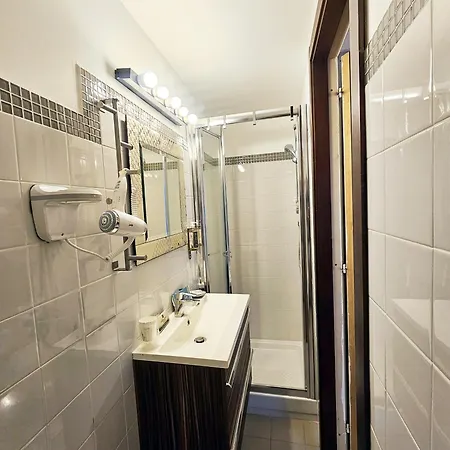 Domus Clara - Affittacamere *