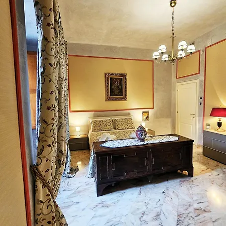 Affittacamere Domus Clara - *