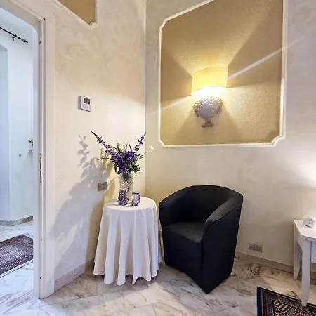 Domus Clara - *