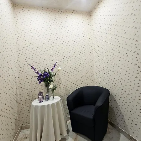 Domus Clara - *