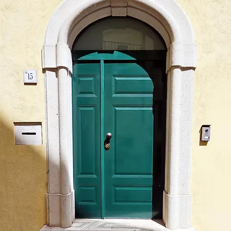 Affittacamere Domus Clara - *