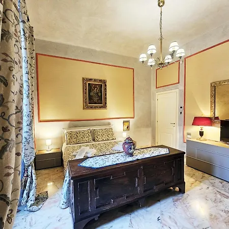 Domus Clara - Affittacamere *