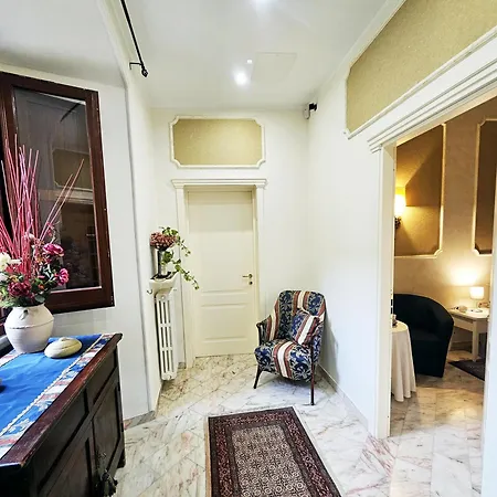 Domus Clara - *